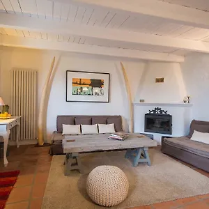 Cortijo La Viñuela , Atalbeitar España